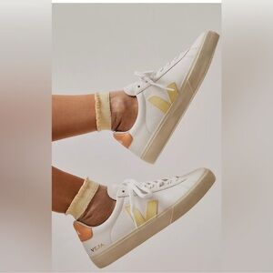 Veja Campo Chrome Free Leather Sneakers size 38.5EU/7.5 US